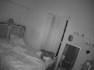 voyeurcam hornyhostel 03